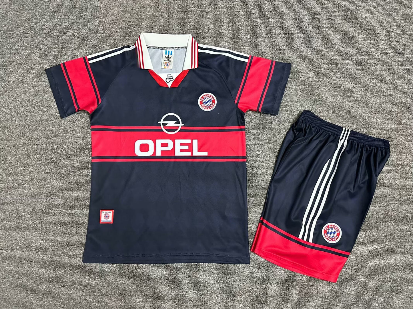 Bayern Munich Kids Children Set Retro Football Jersey