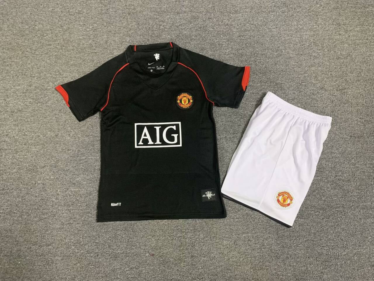 Manchester United Black Kids Children Set Retro Football Jersey Kinder