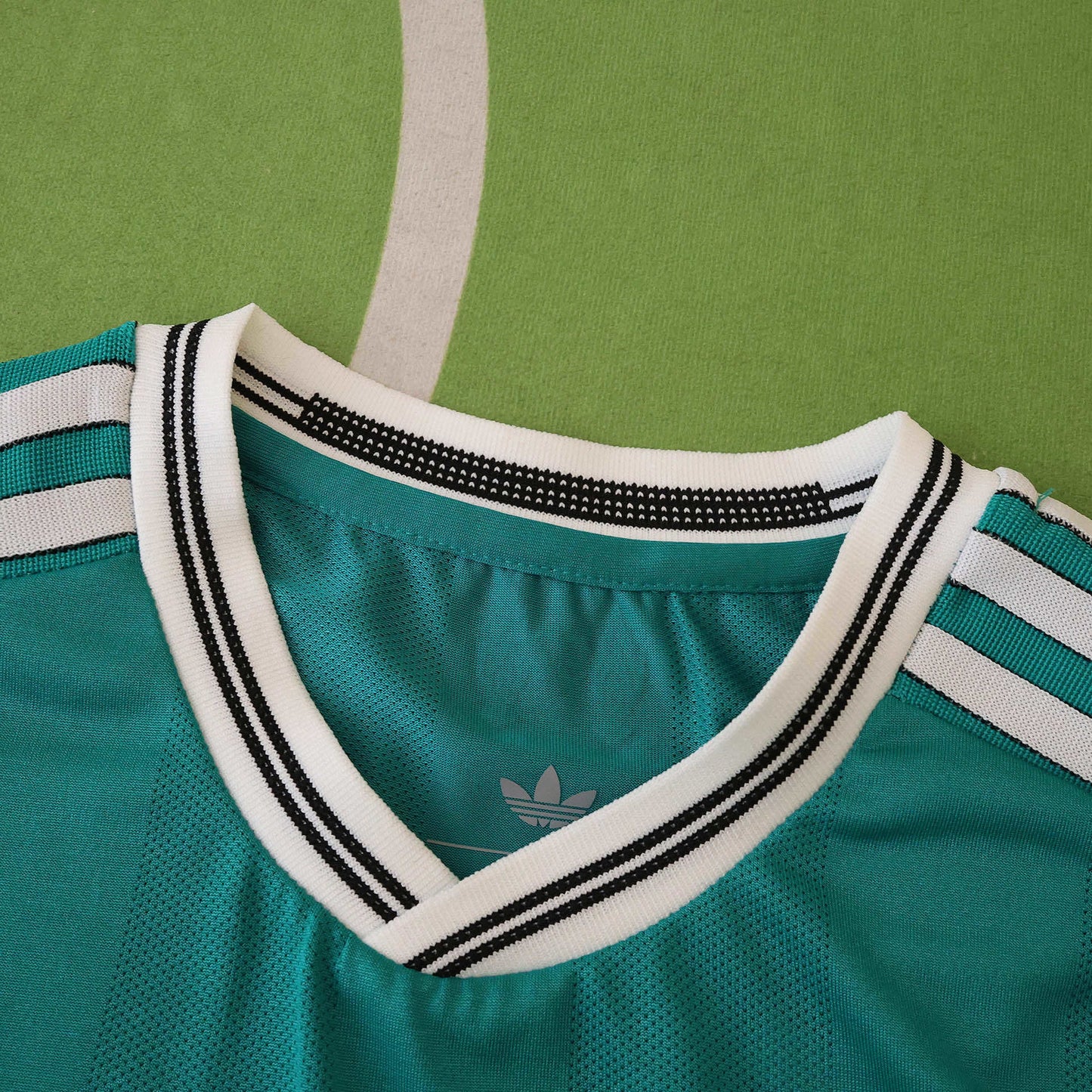 Liverpool Away Football Jersey Kit