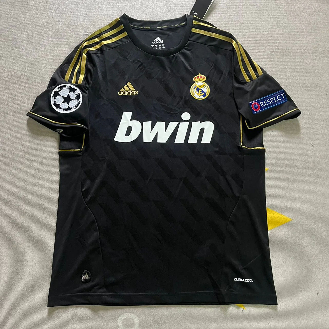 Gonzalo Higuaín 20- Real Madrid 2011-2012 Champions League Retro Jersey Soccer Shirt