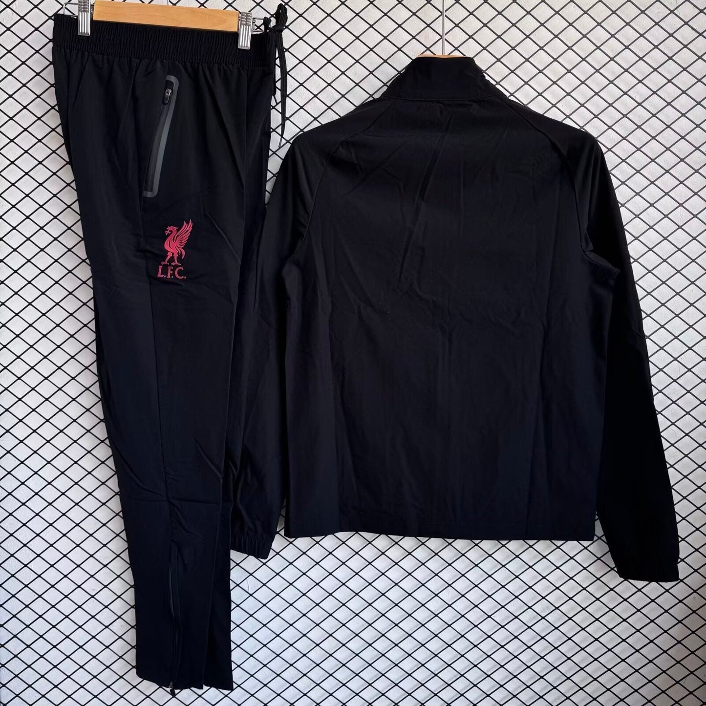 Liverpool 2025/2026 Tracksuit Windbreaker Jacket Pants Special Edition