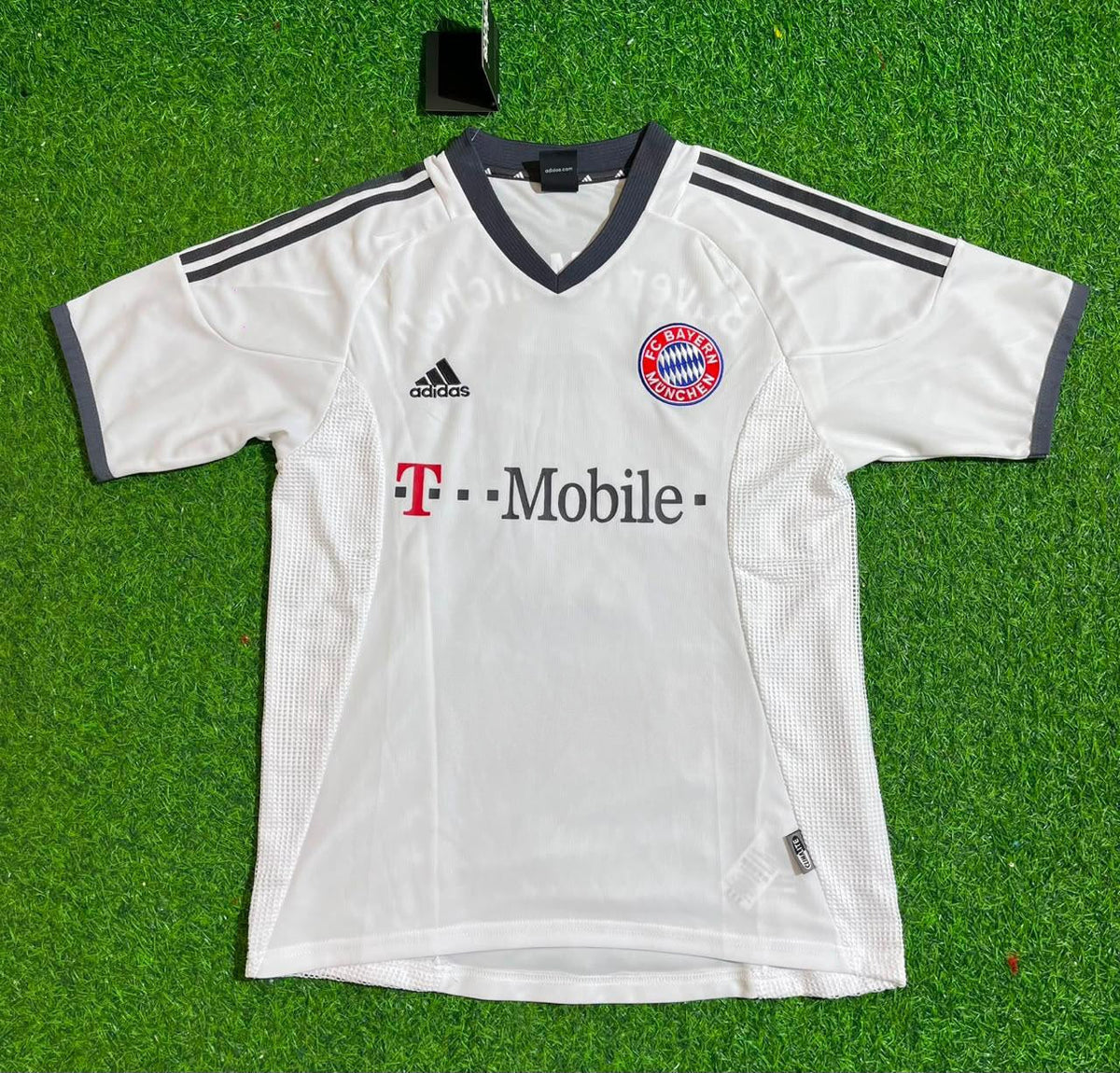 Bayern Munich 2002-2004 Willy Sagnol Away White Retro Football Jersey