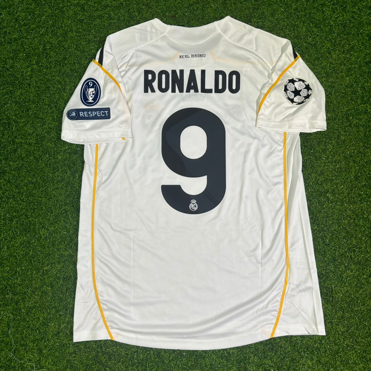 Cristiano Ronaldo 2009 First Year Home Retro White Football Jersey Paradise Edition