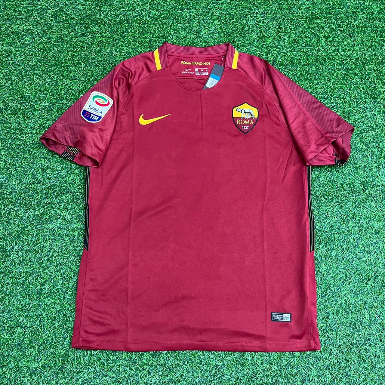 Roma Radja Nainggolan 2016 2017 Retro Jersey Soccer Maillot Soccer Kit