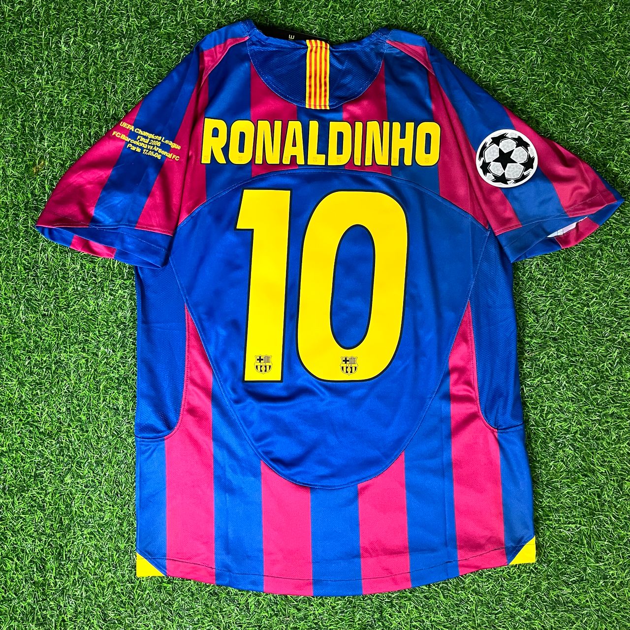 Ronaldinho Gaucho Barcelona 2006 Paris Final vs Arsenal Retro Short Sleeve Football Jersey