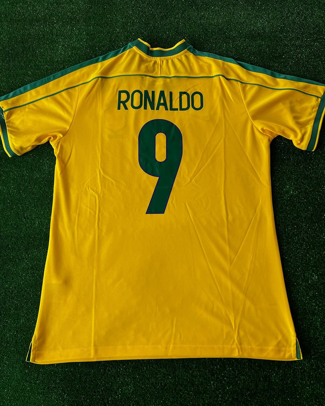 Nazario Phenomenon Ronaldo Brazil Retro Jersey Soccer Kit