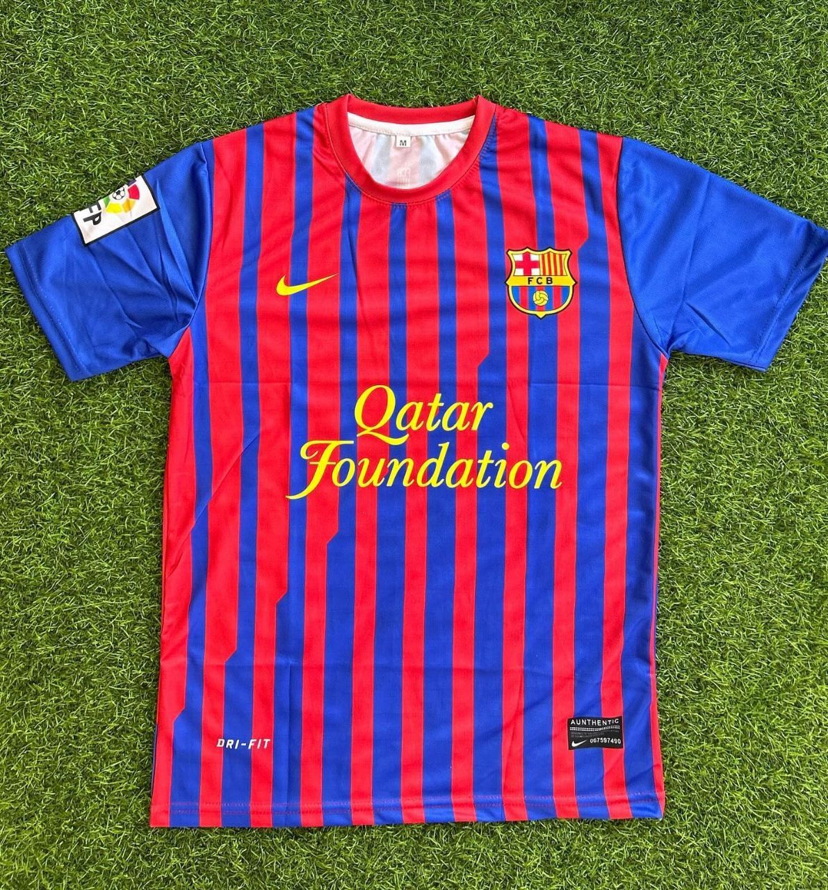 Andres Iniesta Barcelona Retro Football Jersey Kit