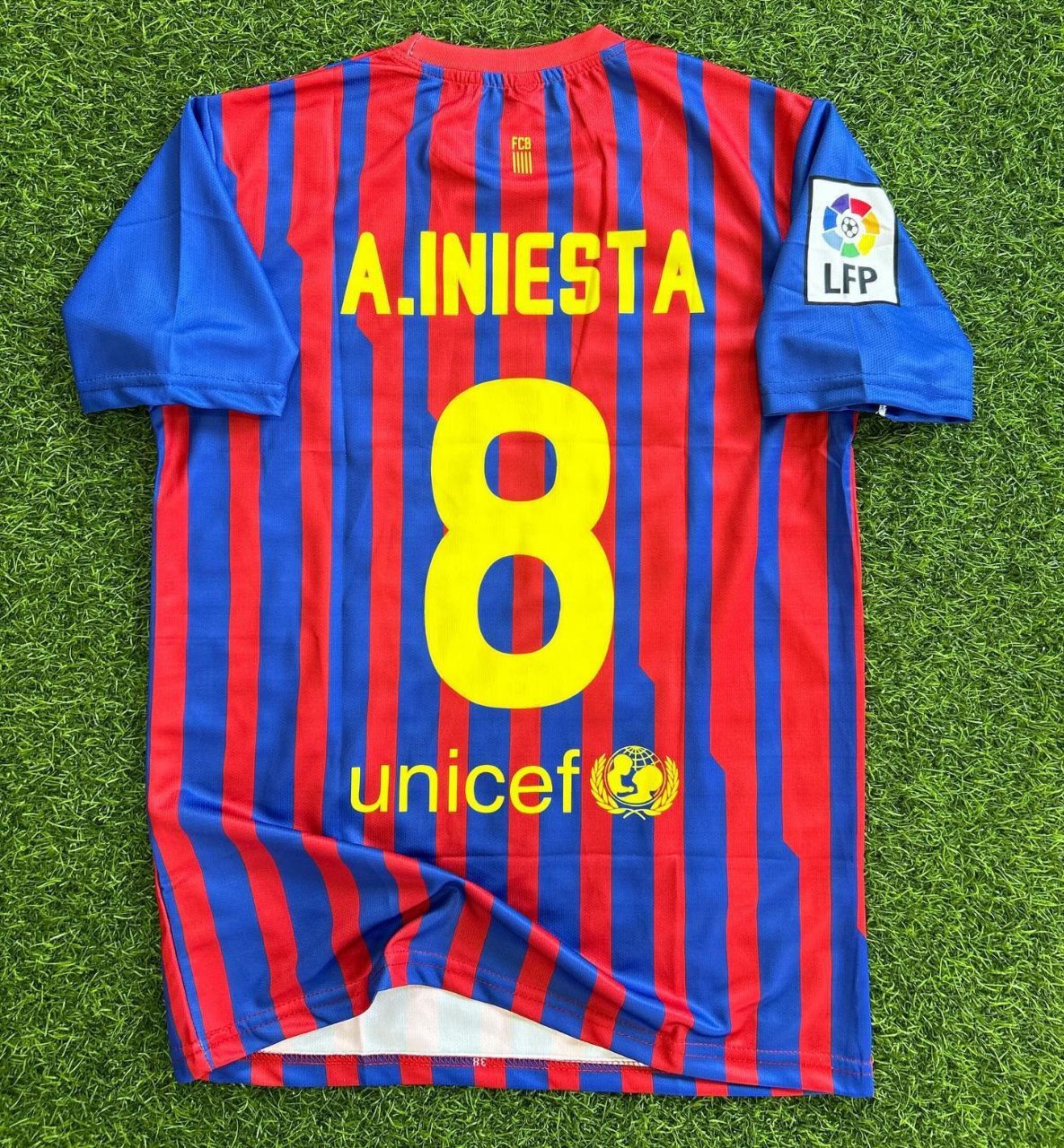 Andres Iniesta Barcelona Retro Football Jersey Kit