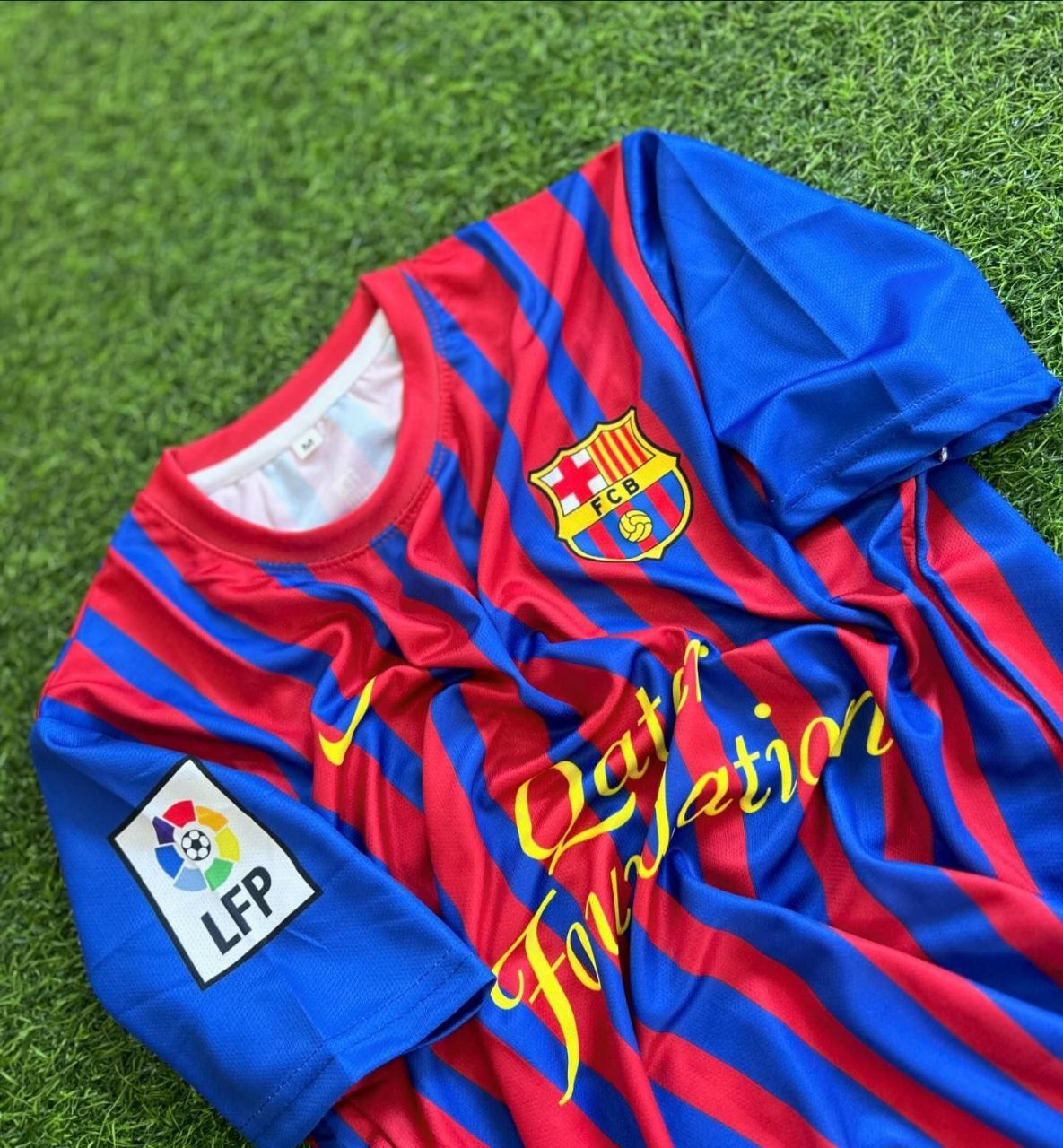 Andres Iniesta Barcelona Retro Football Jersey Kit