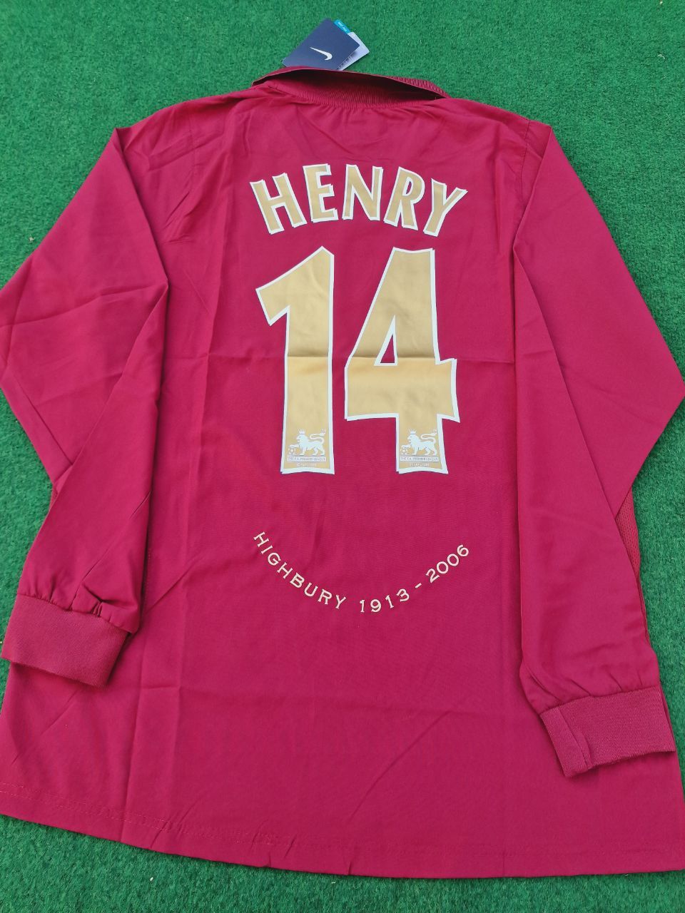 Arsenal Retro 2005 Burgundy Long Sleeve Football Jersey Kit