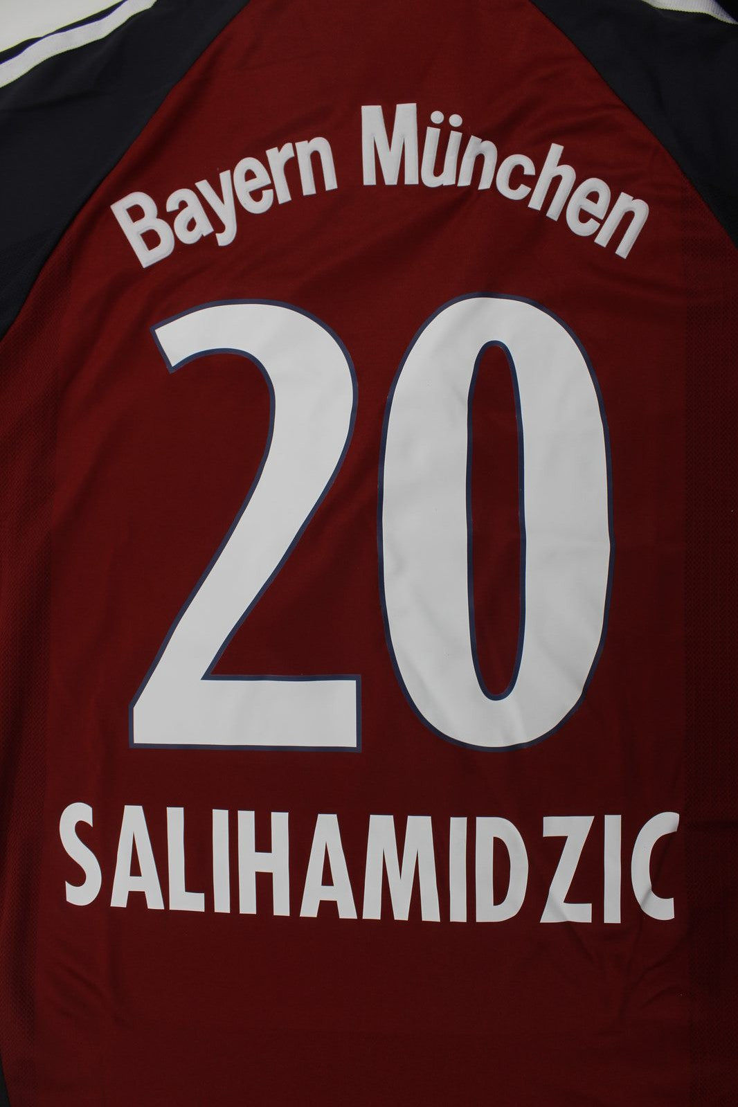 Hasan Salihamidžić 20 - Bayern Munich 2001 - 02 Retro Football Jersey Kit