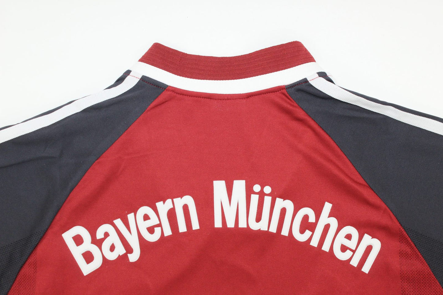 Hasan Salihamidžić 20 - Bayern Munich 2001 - 02 Retro Football Jersey Kit