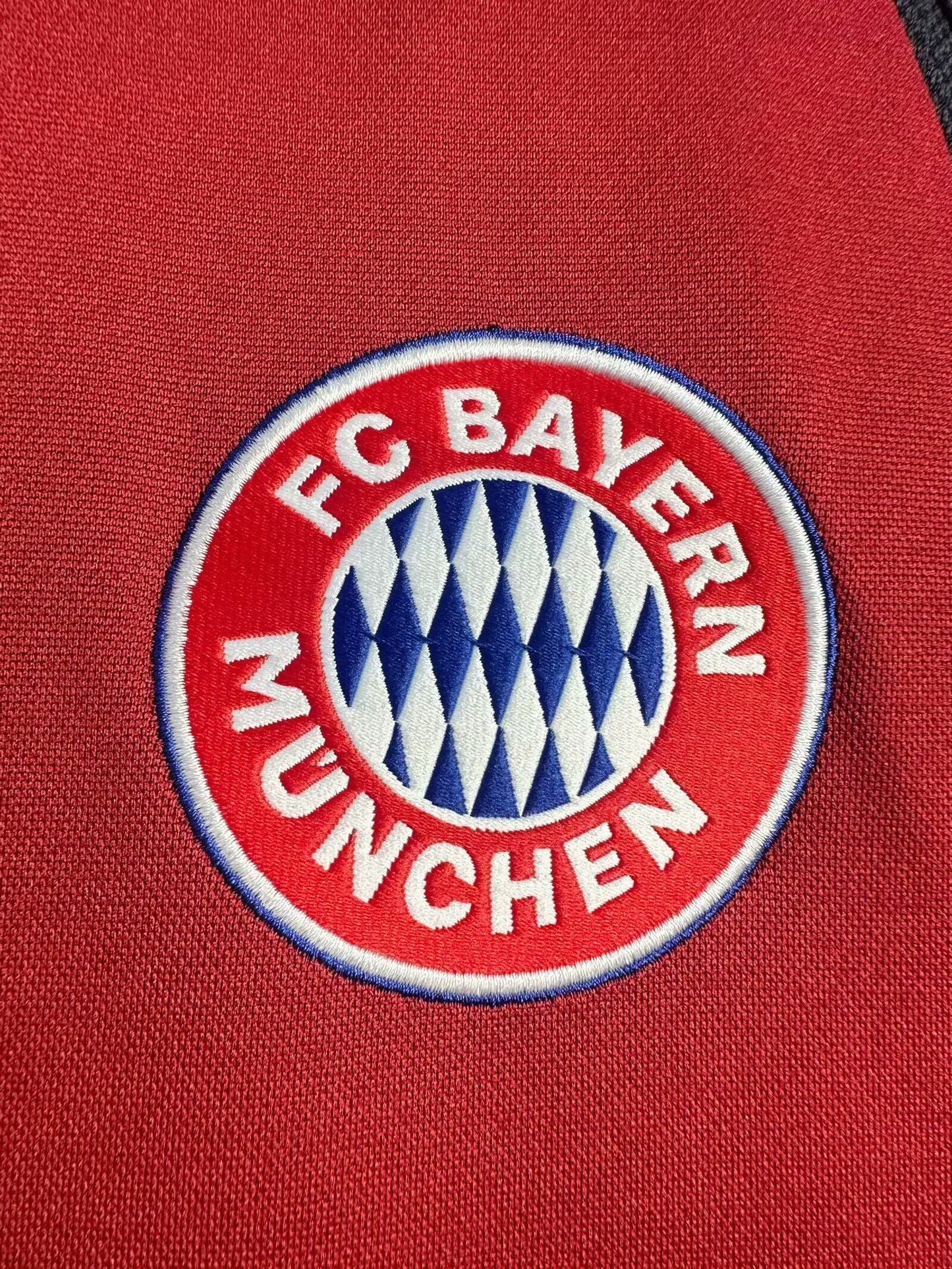 Hasan Salihamidžić 20 - Bayern Munich 2001 - 02 Retro Football Jersey Kit