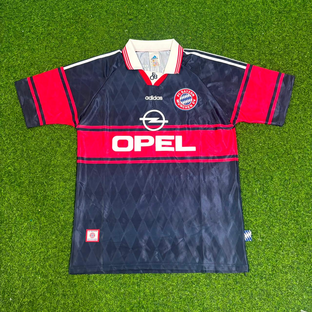 Bruno Labbadia #11 Bayern Munich Retro 1997/99 Football Jersey