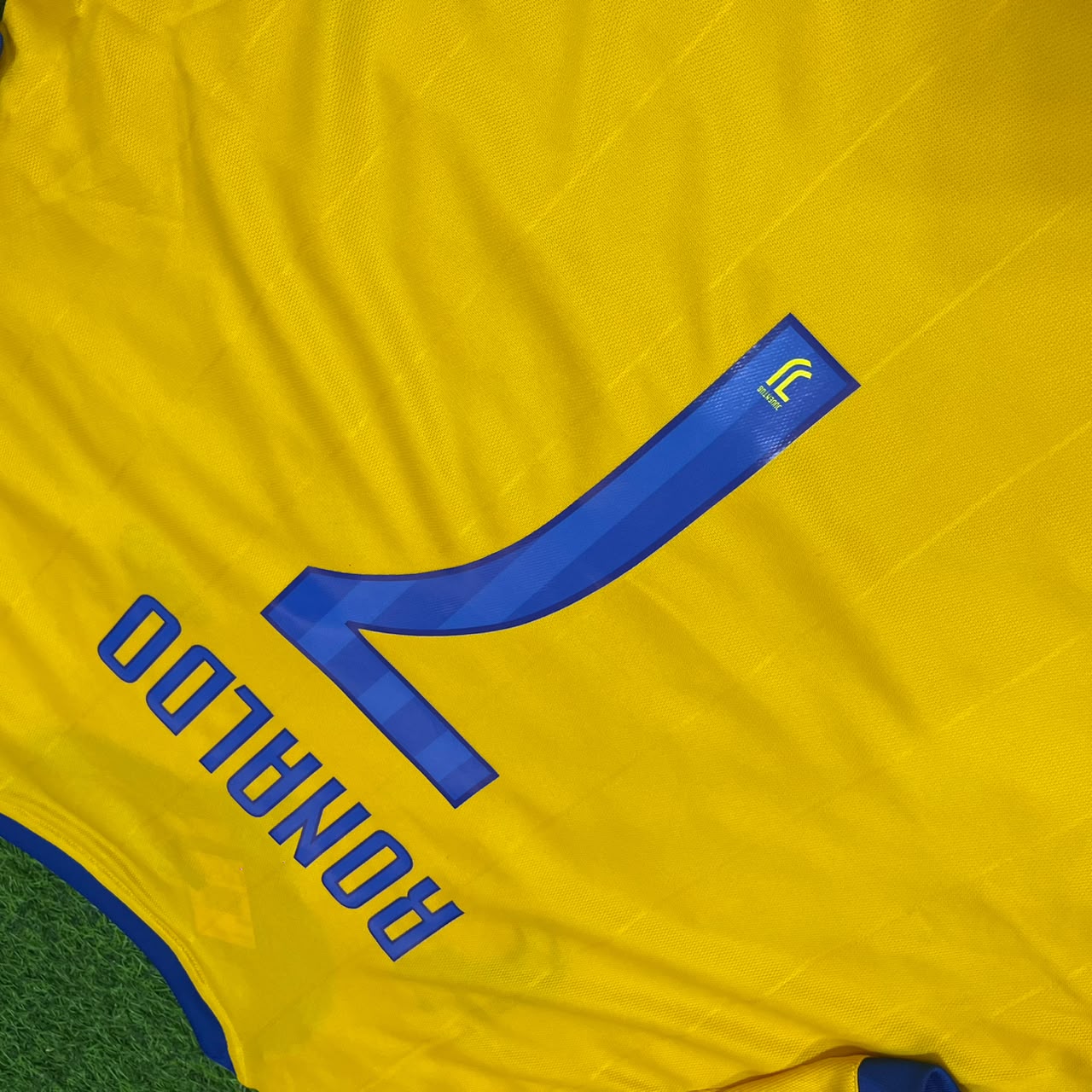 Cristiano Ronaldo Juventus Yellow Retro Football Jersey Kit