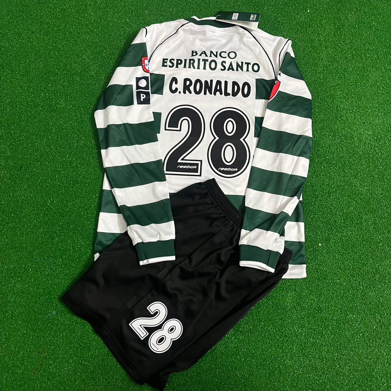 Cristiano Ronaldo Sporting Lisbon First Season Long Sleeve Retro Kids Football Jersey Kit