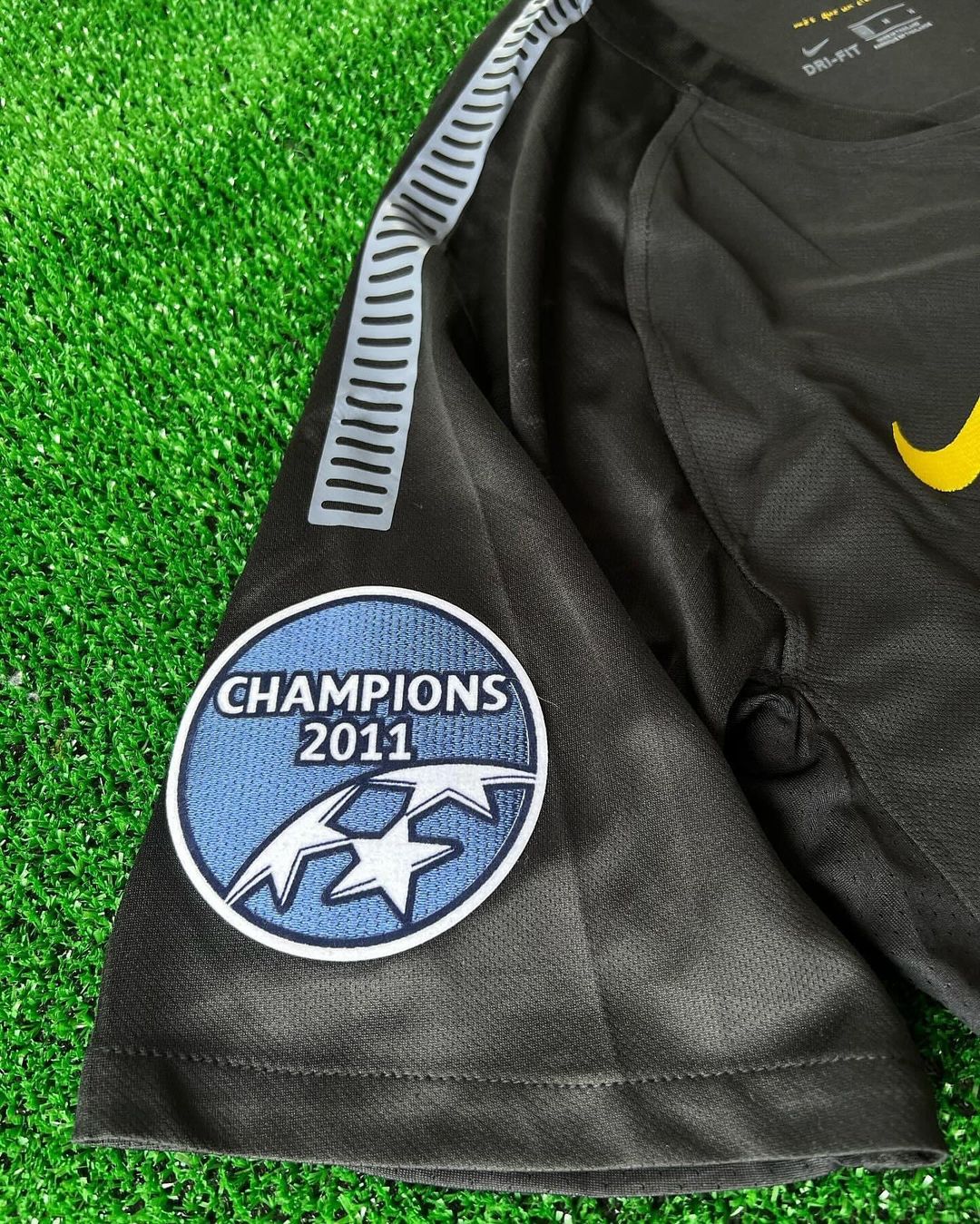 David Villa Barcelona 2011/12 Retro Football Jersey Kit