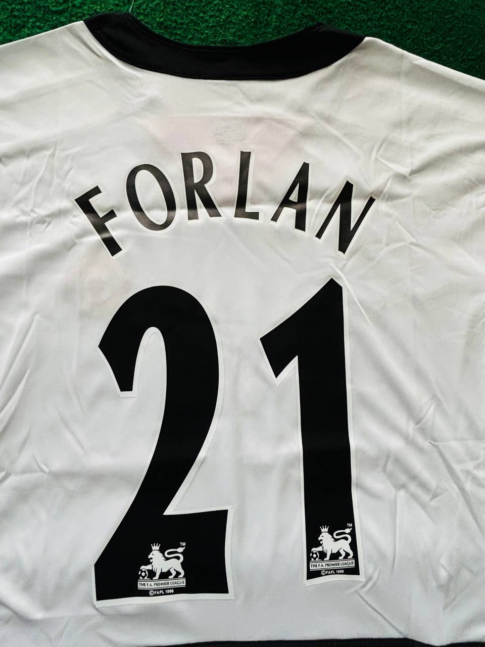 Diego Forlan Manchester United 2002 2004 Vodafone Sponsor Retro Football Jersey Kit