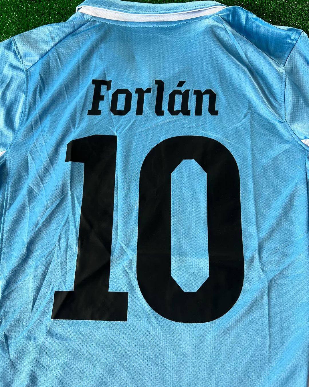 Diego Forlán Uruguay 2010 South Aftica World Cup Retro Football Jersey Kit