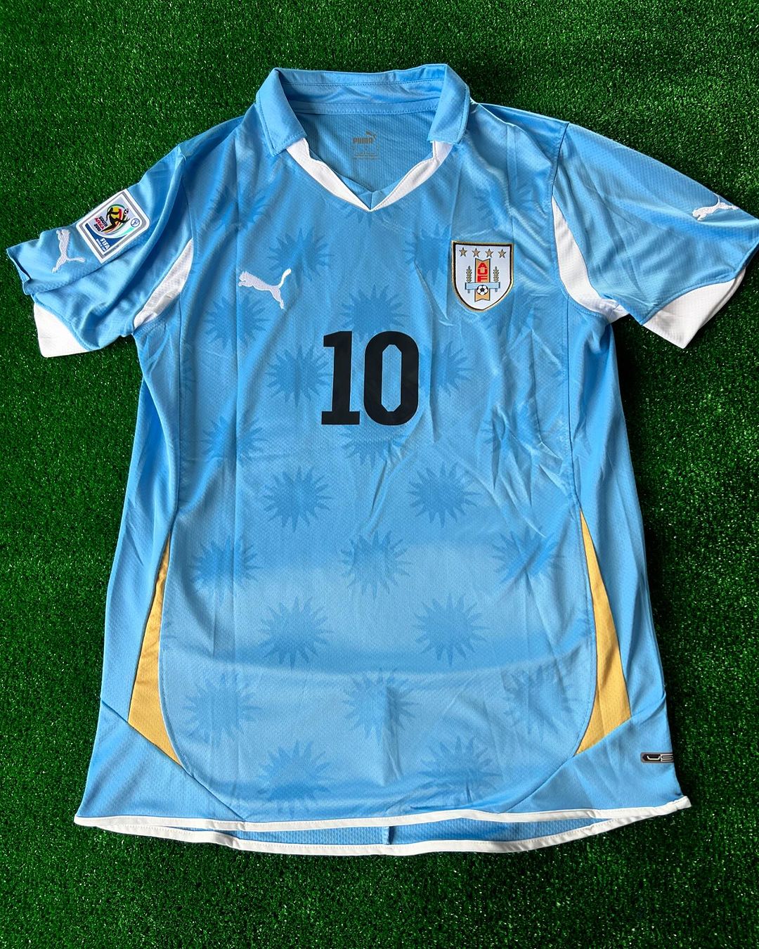 Diego Forlán Uruguay 2010 South Aftica World Cup Retro Football Jersey Kit