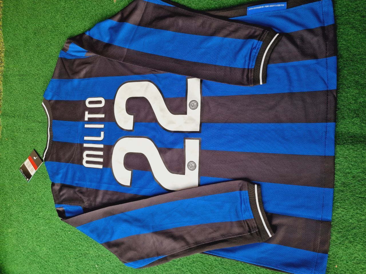 Diego Milito - Inter 2010 Champions League Final Football Jersey Kit