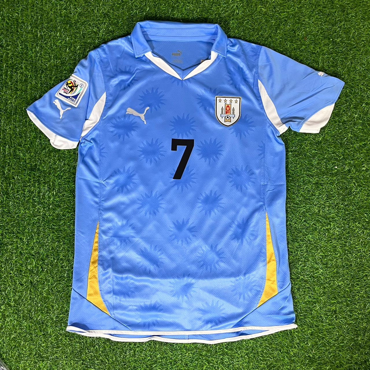 Edinson Cavani 7 - Uruguay 2010 World Cup Retro Football Jersey Kit