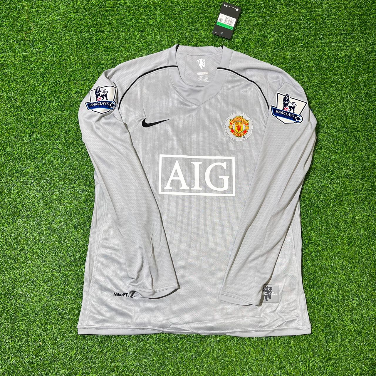 Edwin van der Sar Manchester United Goalkeeper Grey Retro Long Sleeve Football Jersey