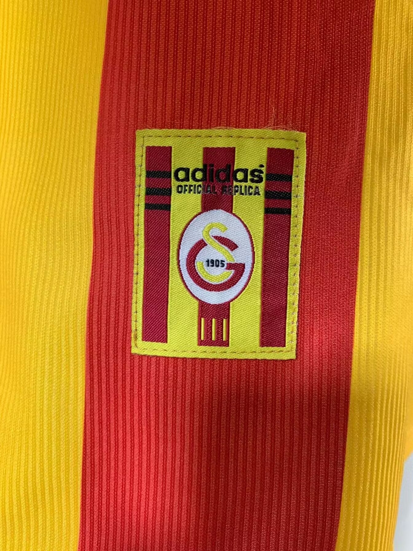 Viktor Osimhen Galatasaray UEFA 2000 Retro Nostalji Formasi Football Home Trikot Jersey Maillot