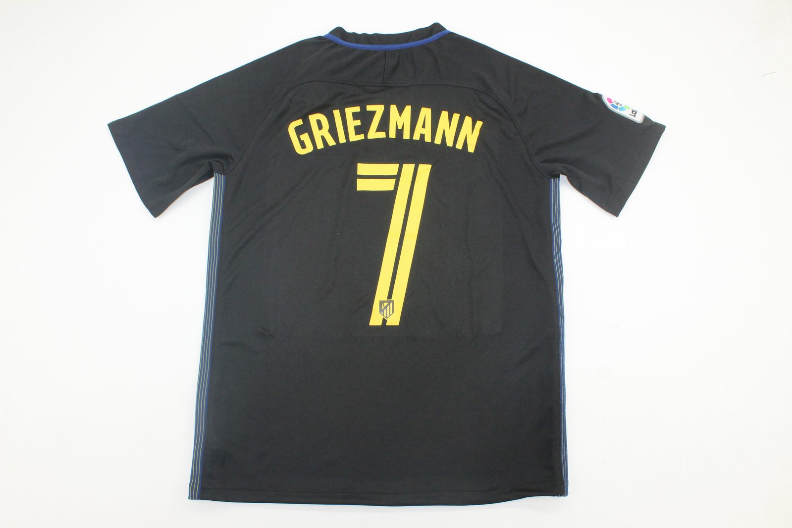 Antoine Griezmann 7 - Atletico Madrid 2016 - 17 Retro Football