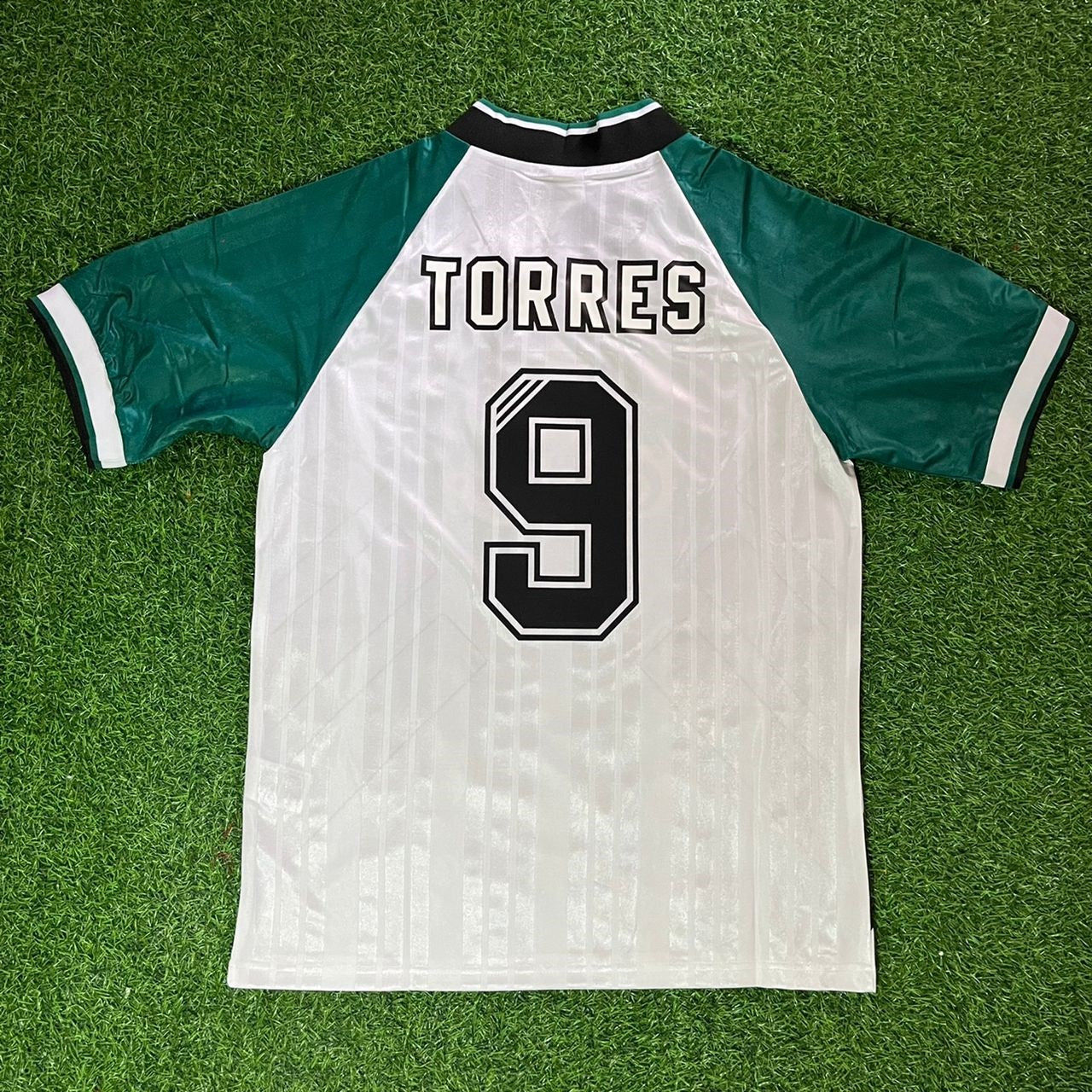Fernando Torres Liverpool Retro Football Jersey Kit