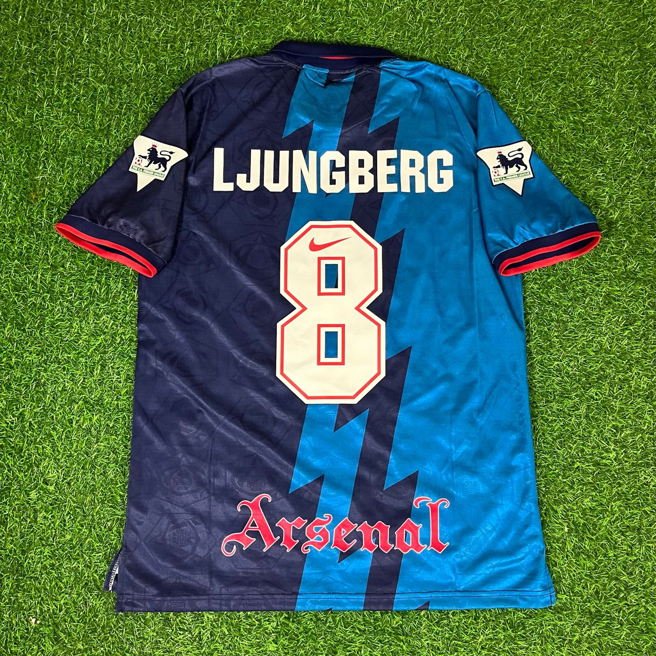 Fredrik Ljungberg 8 - Arsenal Retro Football Jersey Kit
