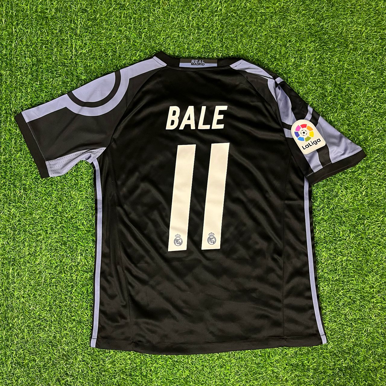 Gareth Bale Real Madrid 2016 - 2017 Football Jersey Kit