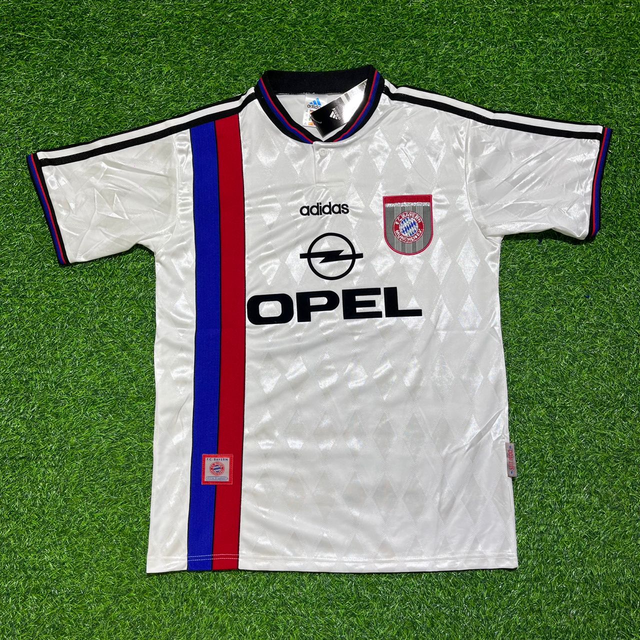 Giovane Elber Bayern München 1997 1998 Auswärts Weißes Retro Fußballtrikot