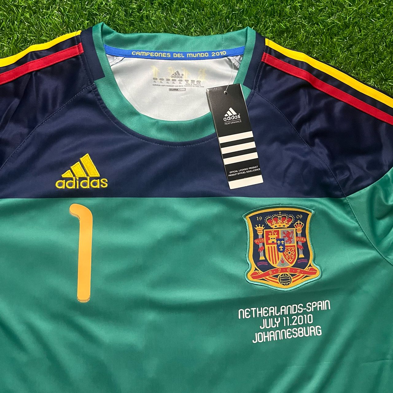 Kids Iker Casillas Spain 2010 World Cup Final Retro Jersey Trikot Camiseta Maillot Soccer Kit