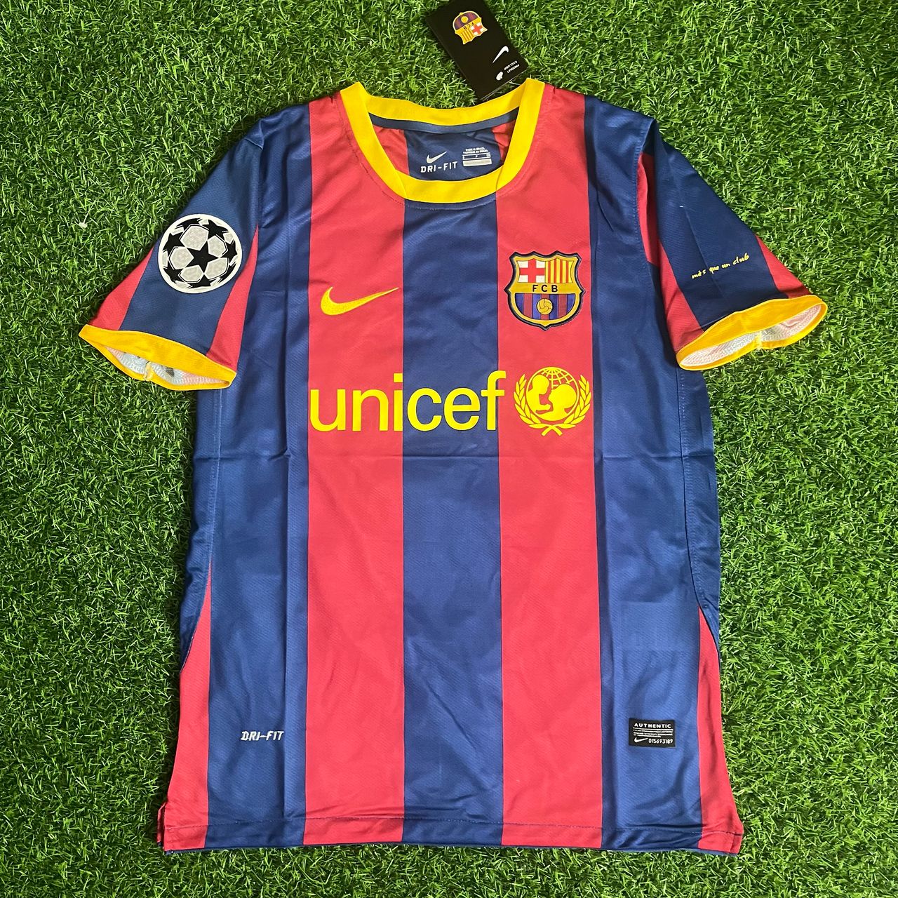 Andrés Iniesta 8 - FC Barcelona 2010 Home Blue Red Football Jersey Kit
