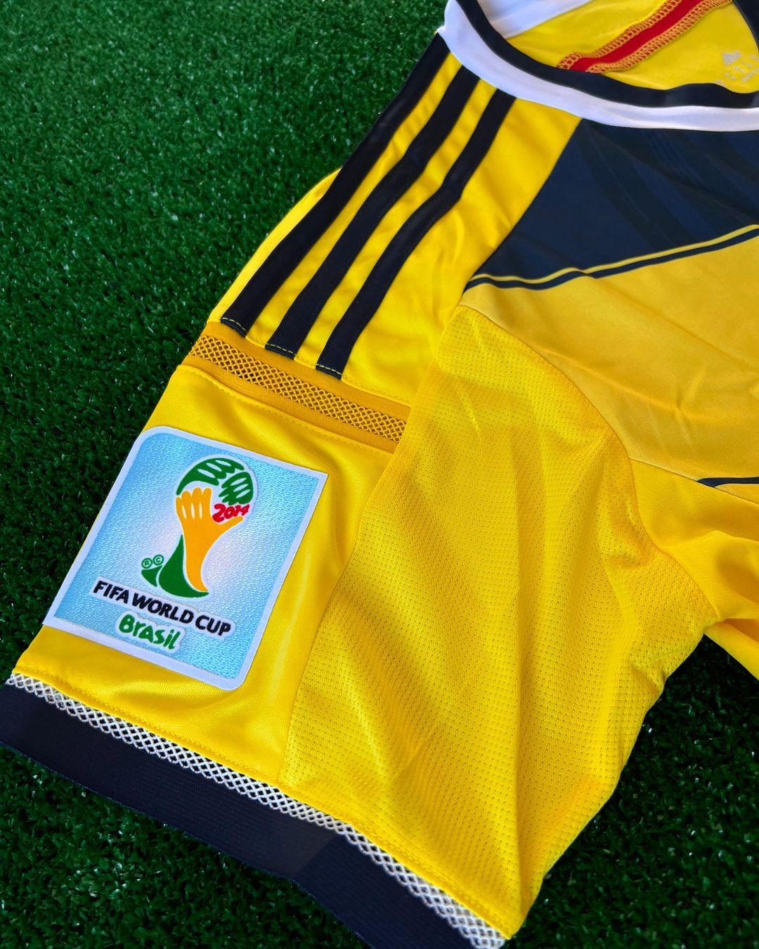 James Rodriguez Colombia 2014 Brazil World Cup Retro Football Jersey Kit