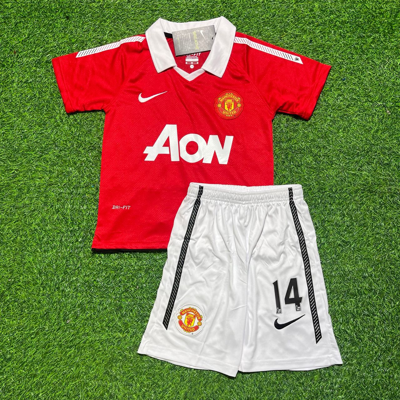 Javier Hernández Chicharito Manchester United 2010/2011 Retro Kids Home Football Jersey Kit