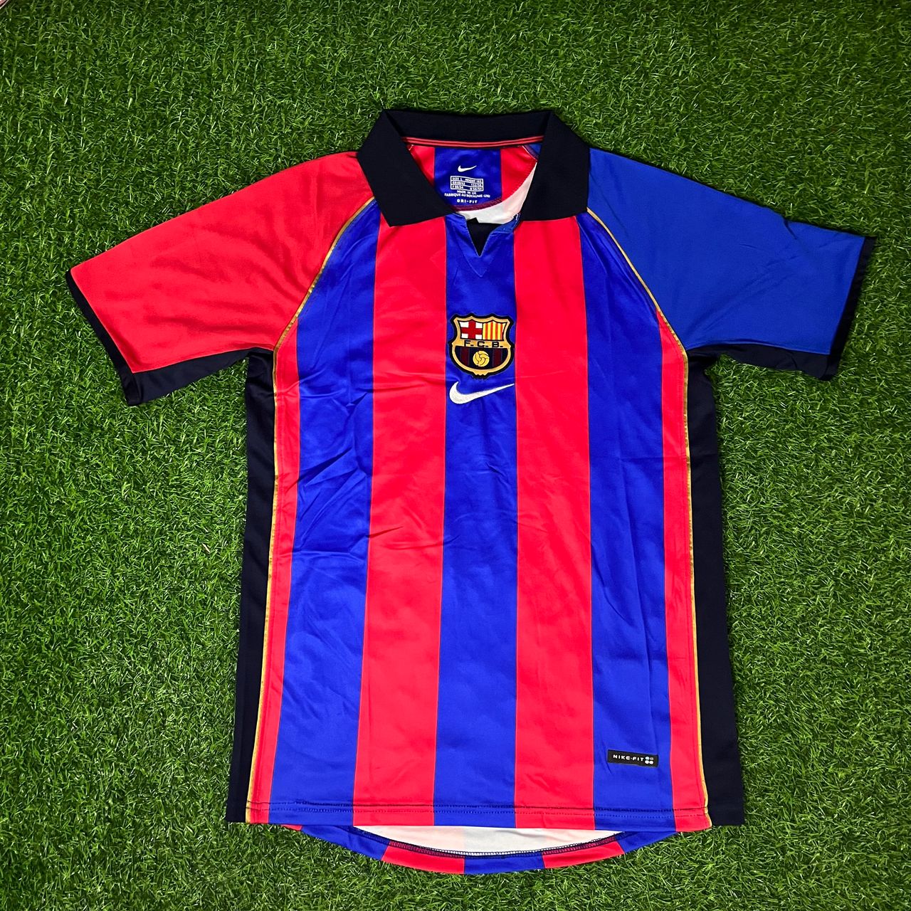 Javier Saviola 7 - Barcelona 2001/2002 Retro Football Jersey Kit