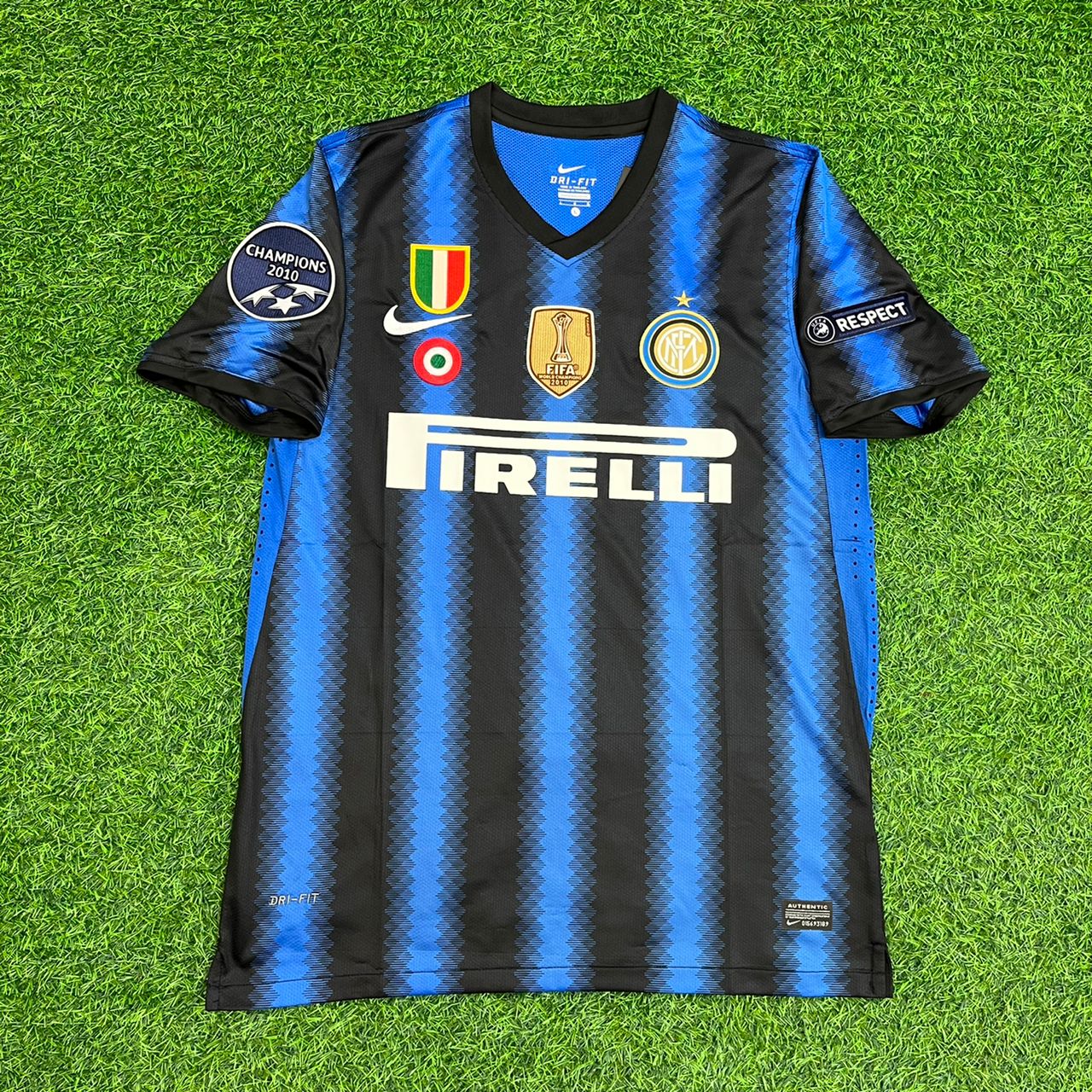 - Diego Milito Inter 2011 Jersey Soccer Trikot Maillot Maglia Soccer Kit
