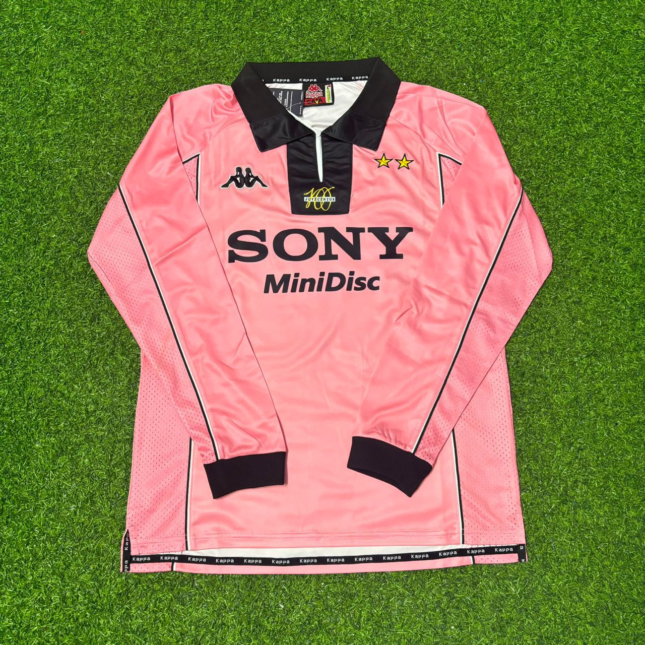Christian Vieri #15 Juventus 1995 Pink Football Jersey Kit