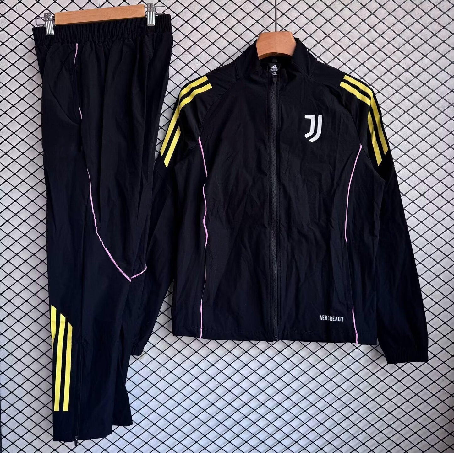 Juventus 2025/2026 Tracksuit Windbreaker Jacket Pants Paradise Edition