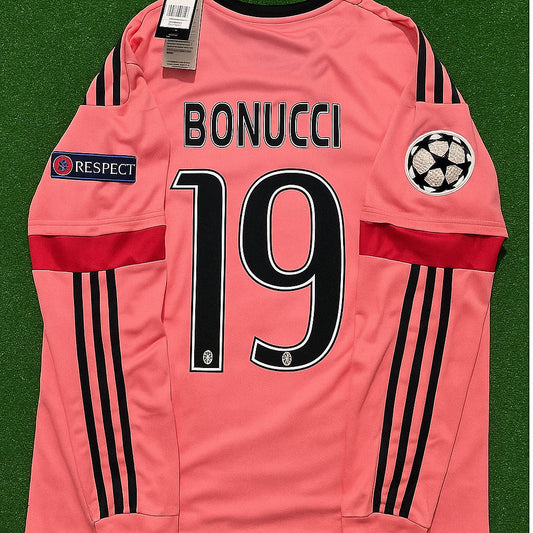 Leonardo Bonucci #19 Juventus Retro 2015 - 2016 Football Jersey Kit