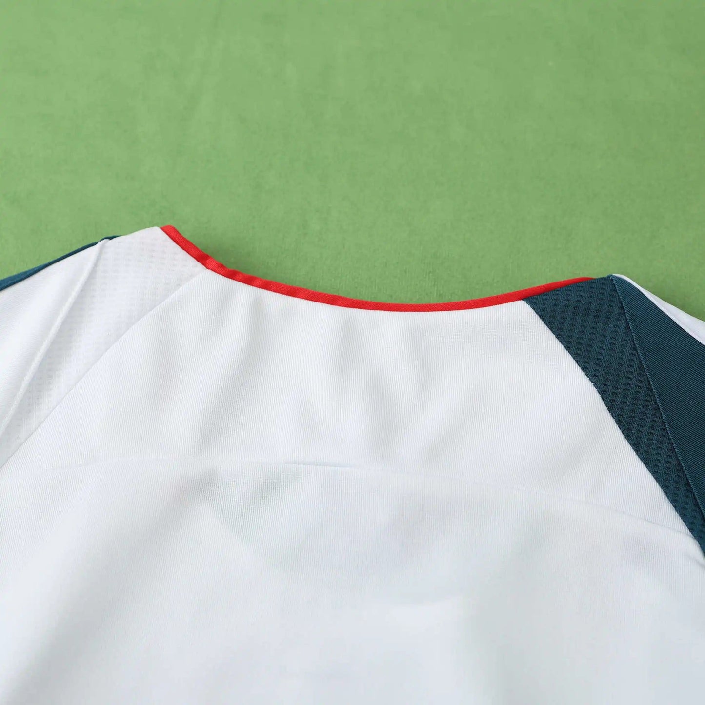Liverpool 2006 2008 Retro Football Jersey Kit