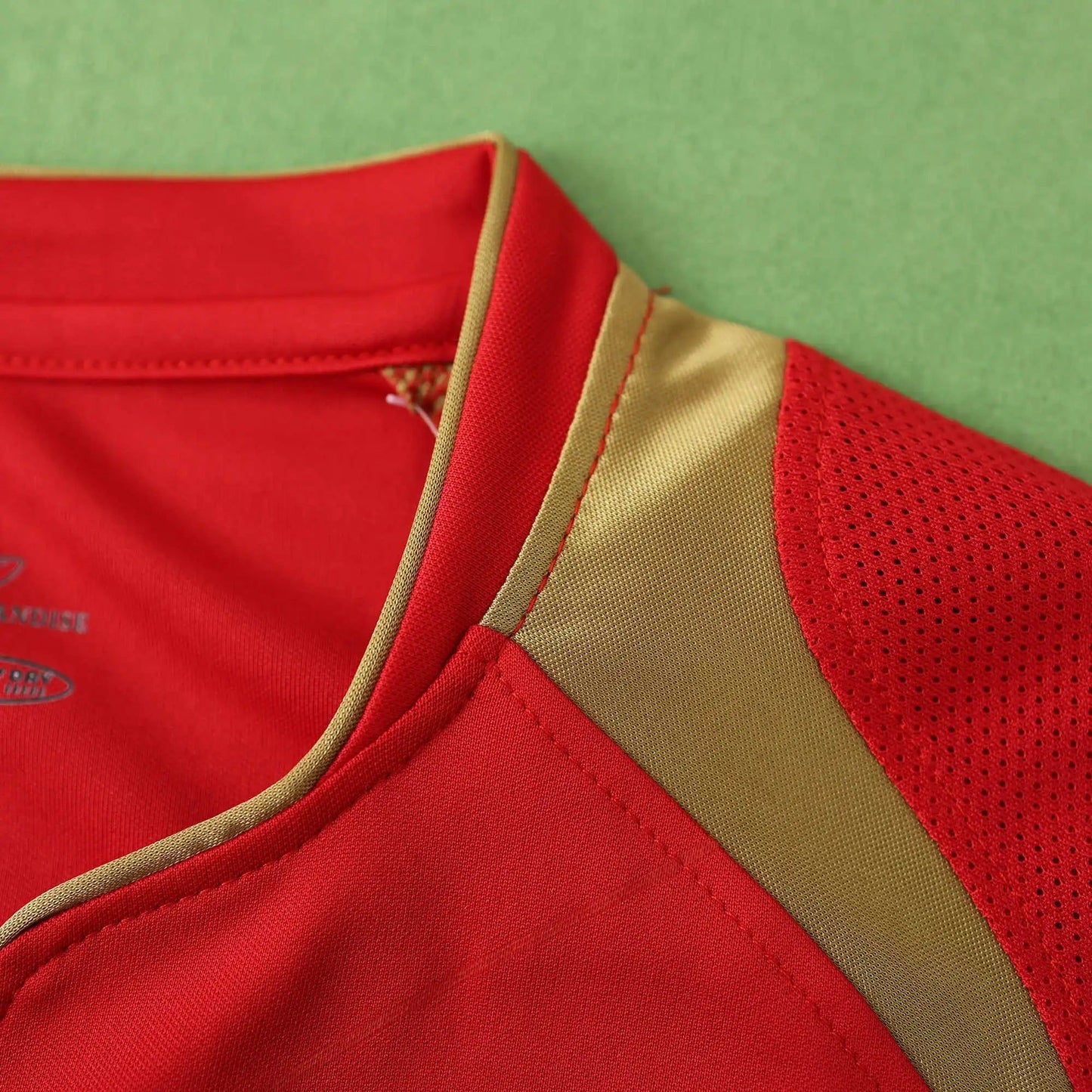 Liverpool 2005 Retro Football Jersey Kit