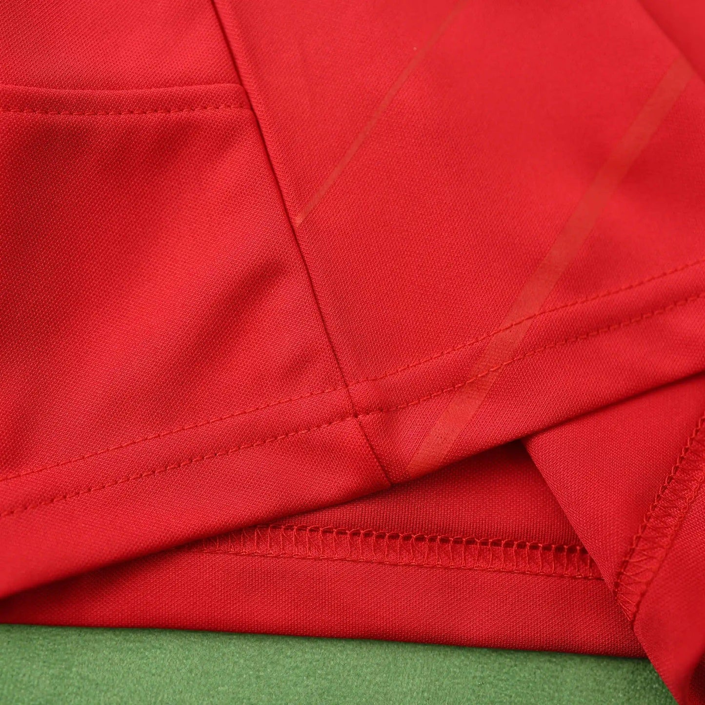 Liverpool 2005 Retro Football Jersey Kit