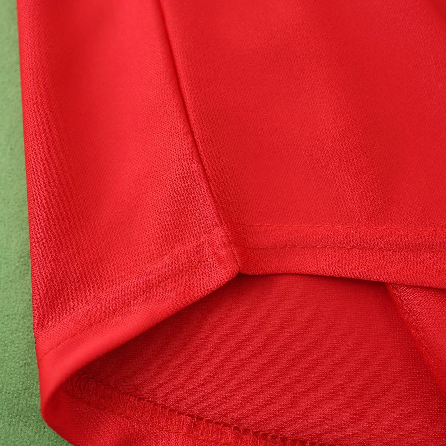 Liverpool 2001 Retro Football Jersey Kit