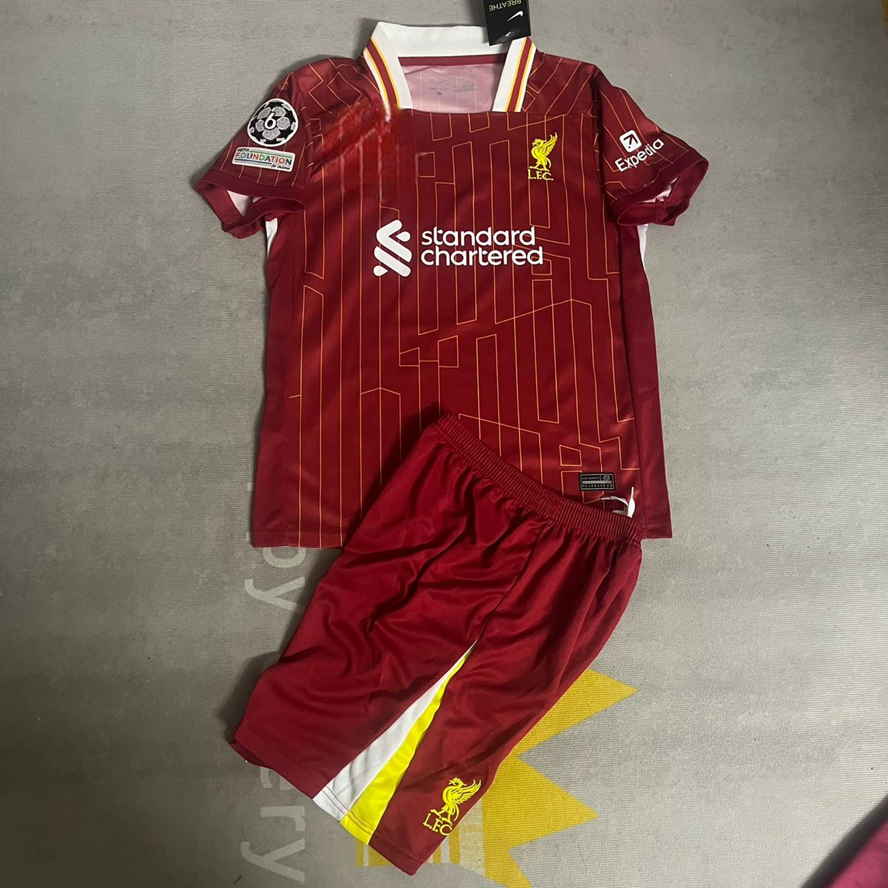 Liverpool Virgil van Dijk Kids Football Jersey Kit