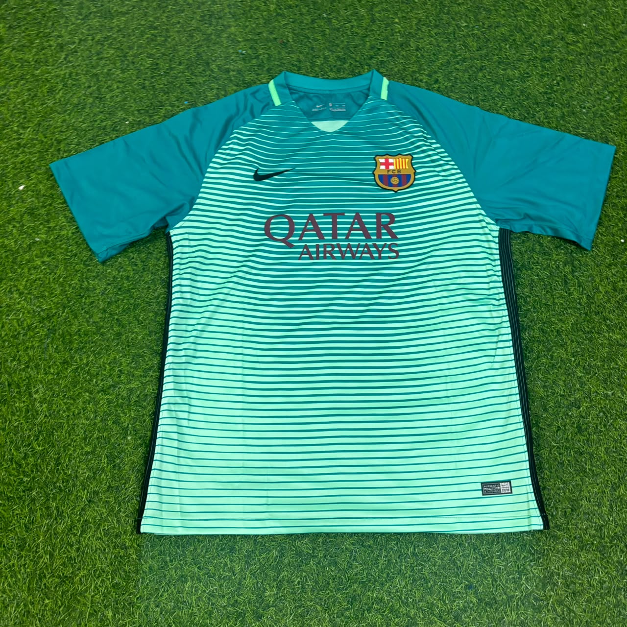Luis Suárez #9 Barcelona 2016/17 Away Retro Football Jersey
