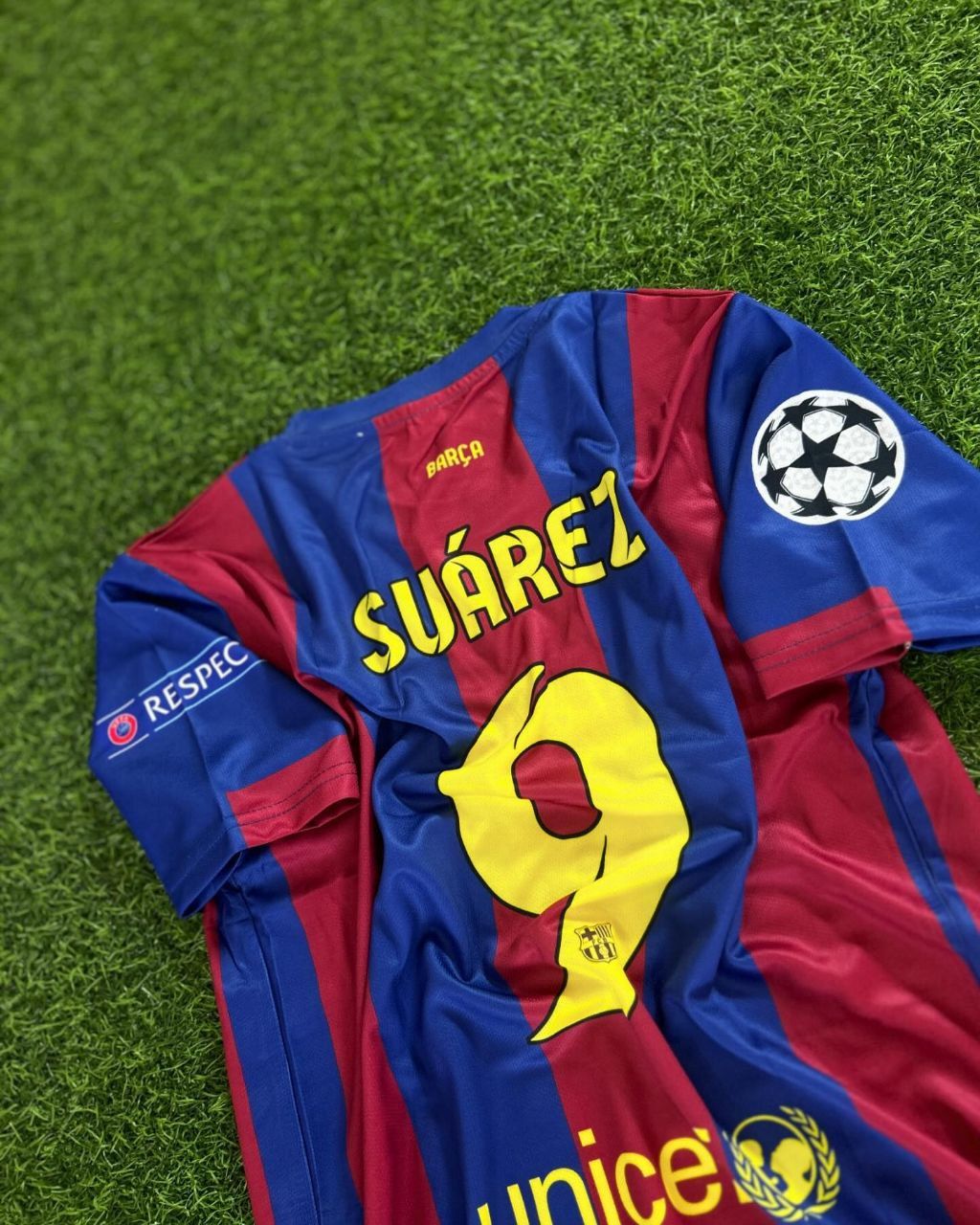 Luis Suárez Barcelona Retro Football Jersey Kit