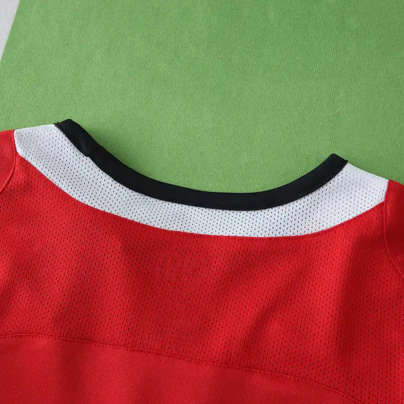Manchester United 2005/06 Retro Kids Football Jersey Kit